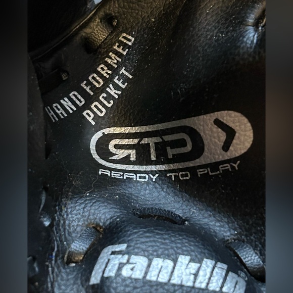 Franklin Sports 8.5" Performance Tee Ball Fielding Glove Right Hand Throw- Black - Picture 2 of 4